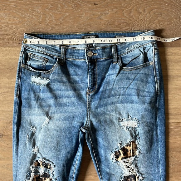 Judy Blue Sz15/32 Jeans Skinny Fit Distressed Tattered Leopard Print Patch Pants - Picture 7 of 16